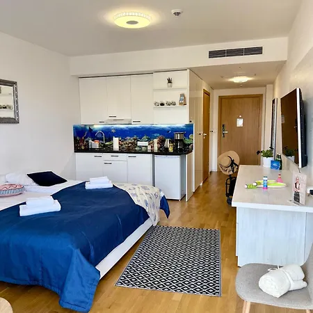 Apartment Al-dom De Luxe Z Bocznym Widokiem Na Morze I Miejscem W Hali Garazowej Kolberg