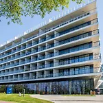 Al-dom De Luxe Z Bocznym Widokiem Na Morze I Miejscem W Hali Garazowej Apartment *