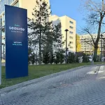 Al-dom De Luxe Z Bocznym Widokiem Na Morze I Miejscem W Hali Garazowej Apartment Kolobrzeg