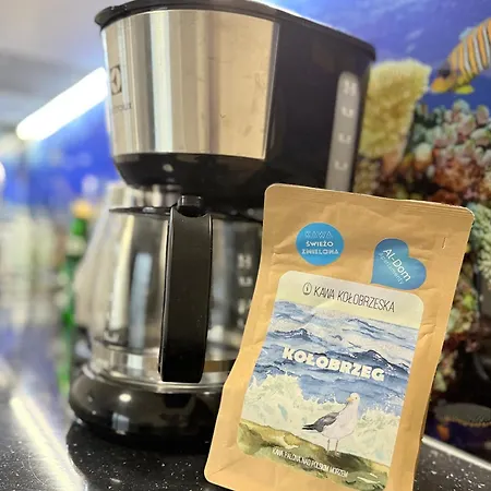 Al-dom Seaside Z Bocznym Widokiem Na Morze I Miejscem W Hali Garazowej Apartment