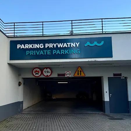 Al-dom Seaside Z Bocznym Widokiem Na Morze I Miejscem W Hali Garażowej Kołobrzeg