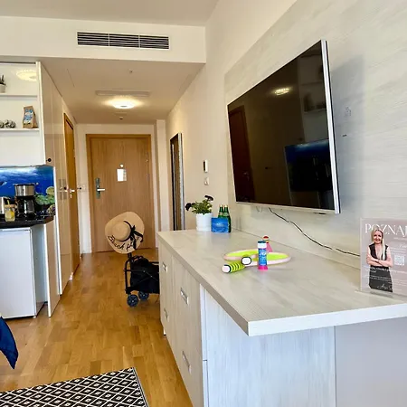 Al-dom Seaside Z Bocznym Widokiem Na Morze I Miejscem W Hali Garażowej Apartament