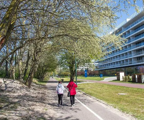 Appartamento Al-dom Seaside Z Bocznym Widokiem Na Morze I Miejscem W Hali Garazowej Kołobrzeg