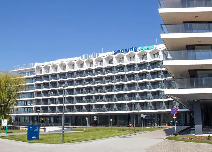 Al-dom Seaside Z Bocznym Widokiem Na Morze I Miejscem W Hali Garażowej Kołobrzeg