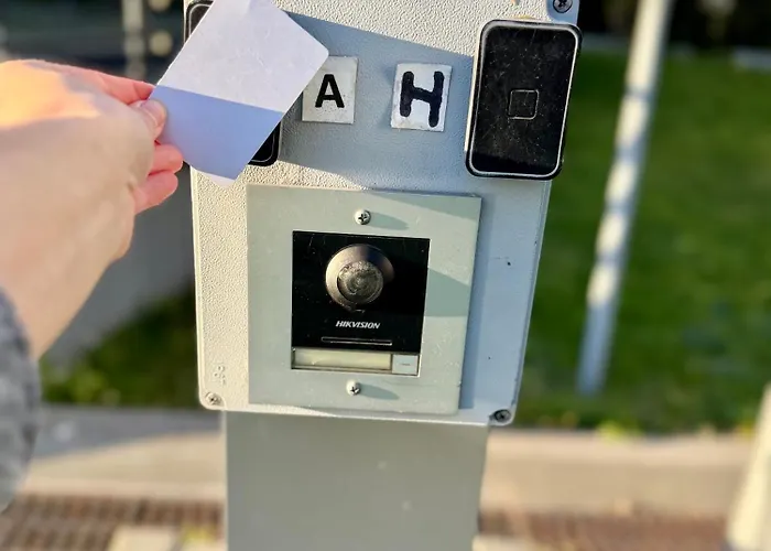 Al-dom Seaside Z Bocznym Widokiem Na Morze I Miejscem W Hali Garażowej