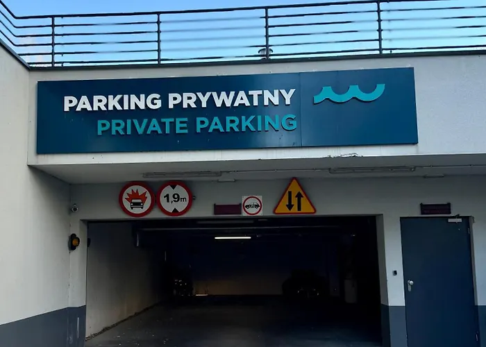 Al-dom Seaside Z Bocznym Widokiem Na Morze I Miejscem W Hali Garażowej Kołobrzeg